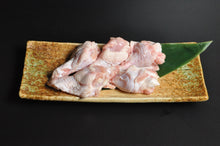 画像をギャラリービューアに読み込む, 信玄どり 手羽元。煮物、揚げ物なら手羽元一択!唐揚げにするときはチューリップにしてから揚げるととても食べやすくなります!鶏肉/信玄どり/通販/お取り寄せ/全国配送/熟成/手捌き/鳥しげオンラインショップ