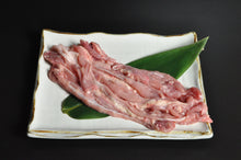 画像をギャラリービューアに読み込む, 信玄どり せせり。1本長くきれいに取れるのが手捌きならではの特徴です。せっかくなので、切らずにそのまま焼いてお召し上がりください!鶏肉/信玄どり/通販/お取り寄せ/全国配送/熟成/手捌き/鳥しげオンラインショップ